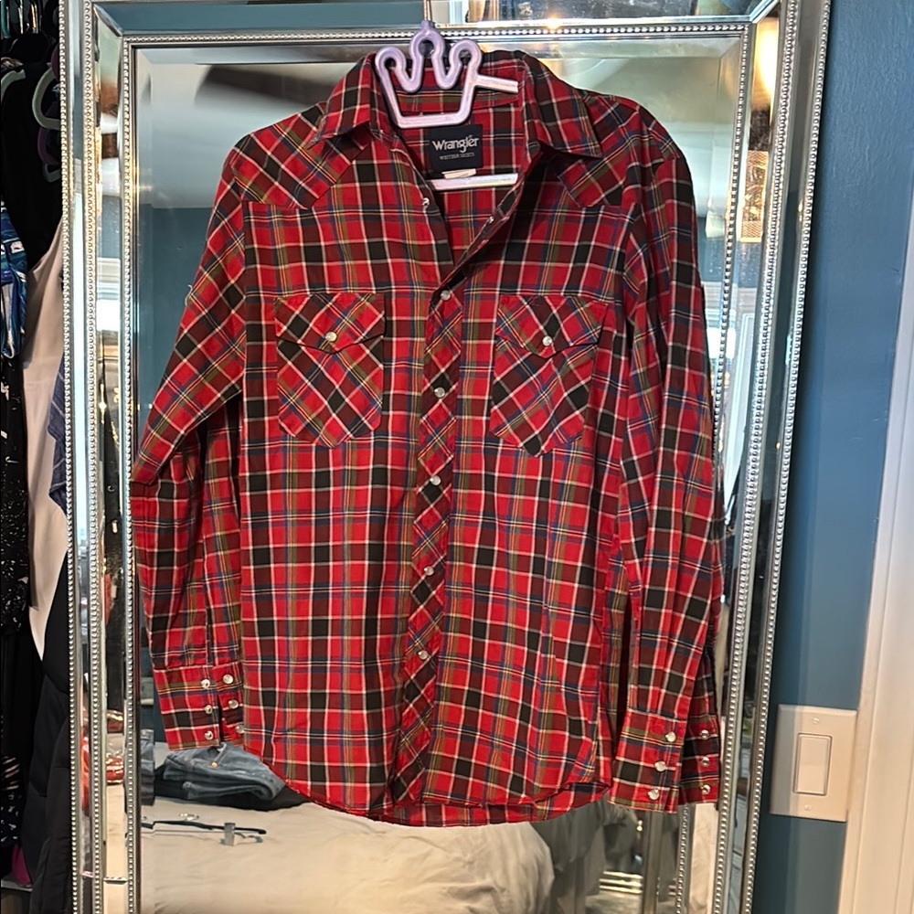 Wrangler Women’s Red and Green Plaid Button Down Shirt